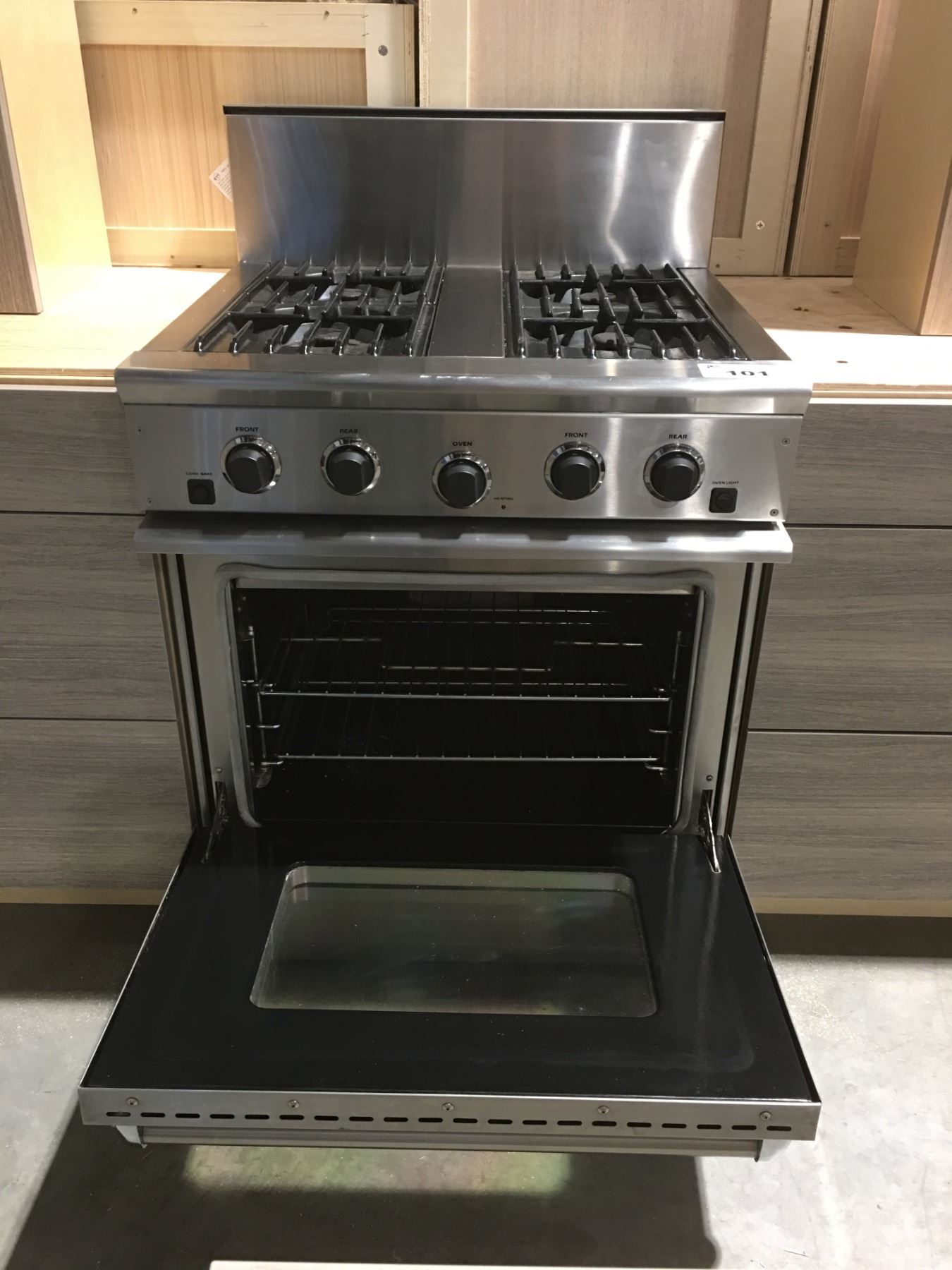 Dc's Gas Ranges DCS DYNAMIC COOKING SYSTEMS STAINLESS STEEL 4 BURNER GAS STOVE