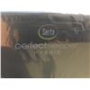 Image 2 : QUEEN SIZE SERTA PERFECT SLEEPER HYBRID MATTRESS