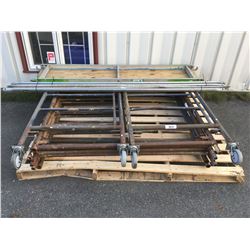 SET OF PLATFORM SCAFFOLDING