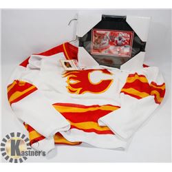 FLAT OF 2 NEW HOCKEY ITEMS RED WINGS