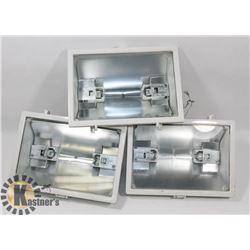 BOX OF HALOGEN LIGHT FIXTURES