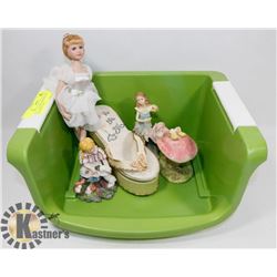 HIGH HEEL JEWELLERY BOX WITH ORNAMENTS AND