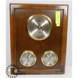 WOOD WALL HANGING BULOVA BAROMETER, HYDROMETER &