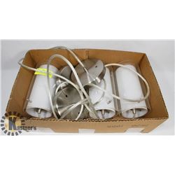 SET OF THREE PENDULUM LIGHTS.