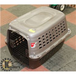 BLACK AND SILVER MED SIZE DOG CARRIER 18"X27"X22".