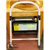 Image 1 : STEP STOOL