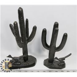 SET OF 2 SAGUARO ROAD RUNNER WITH