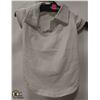 Image 1 : WHITE POLO PET SHIRT SIZE MEDIUM.