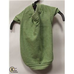 GREEN PET T-SHIRT SIZE SMALL.