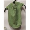 Image 1 : GREEN PET T-SHIRT SIZE SMALL.