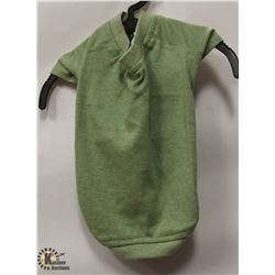 GREEN PET T-SHIRT SIZE SMALL.