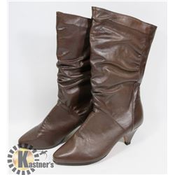CHAUSSURES GRAND BROWN BOOTS APPROX SZ 7