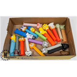 LOT OF 18 VINTAGE PEZ DISPENSERS.