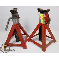 PAIR OF 2 TON AXLE STANDS.
