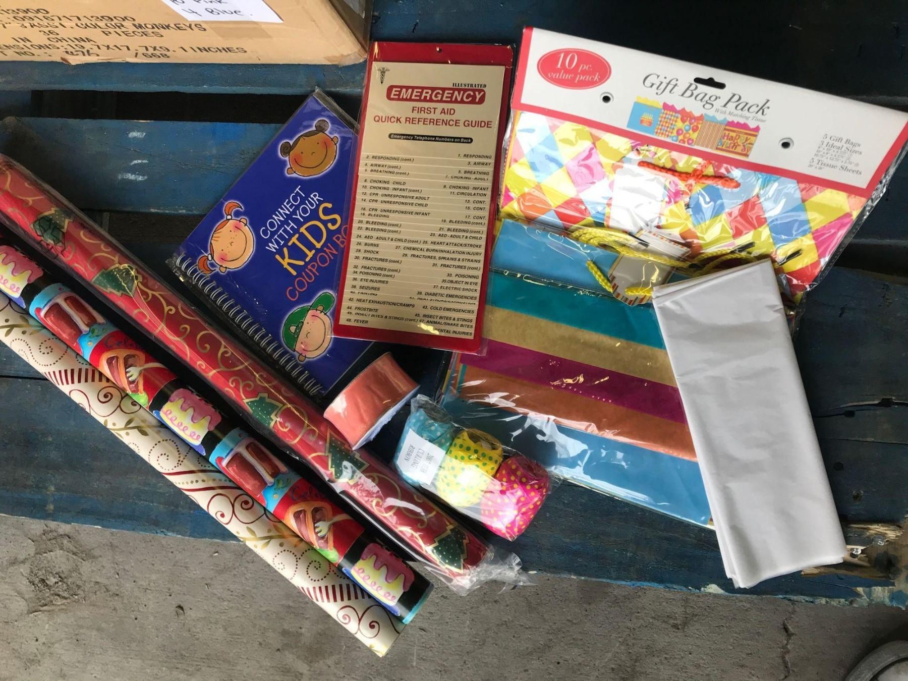 Assorted Gift Wrapping Package - A D Auction Depot Inc.