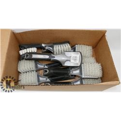 BOX OF WHITEWALL/ SIDEWALL TIRE BRUSHES