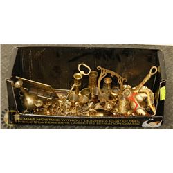 BOX OF BRASS COLLECTIBLES