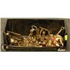 Image 1 : BOX OF BRASS COLLECTIBLES