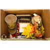 Image 1 : BOX OF ASSORTED FALL DECOR