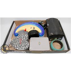 FLAT OF JEWELLERY BOXES AND CONTENTS