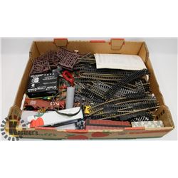 LARGE FLAT OF MODEL TRAIN TRACKS & ACCESSORIES.
