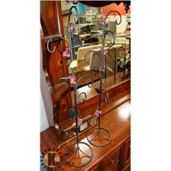 2 DECORATIVE WIRED GRAPE HANGING CUP HOLDERS.