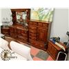 Image 1 : ESTATE SOLID WOOD 5PC PALLISTER BEDROOM DRESSER