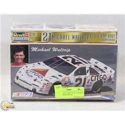 MICHAEL WALTRIP CITGO - TOP DOG THUNDERBIRD MODEL