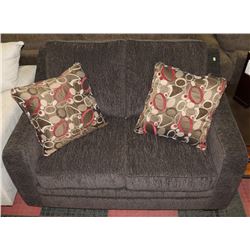 NEW CHARCOAL GREY FABRIC 54" LOVE SEAT WITH ACCENT