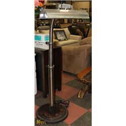 PORTABLE PATIO/OUTDOOR SPACE ELECTRONIC HEATER.