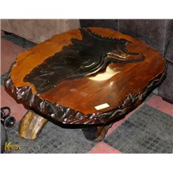 LAQUERED WOOD TABLE, 36 X 29 X 17