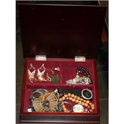 WOOD ROSEWOOD JEWELLERY BOX WITH