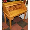 Image 2 : KNOTTY-PINE SOLID WOOD ROLL-TOP DESK