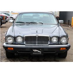 1986 JAGUAR XJ12 VANDEN PLAS