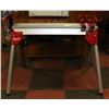 Image 1 : MILWAUKEE PORTABLE SAW TABLE.
