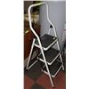 Image 1 : FOLDING 3 STEP LADDER