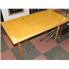 Image 1 : VINTAGE DECORATIVE CRIBBAGE TABLE