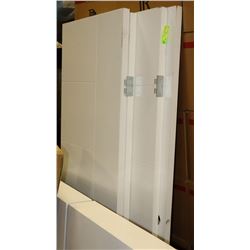 LOT OF 4 DOORS & FLOOR PLATFORM DISPLAY, DOOR