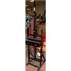 LARGE FREE STANDING ARTIST EASLE & PAINT BOX.