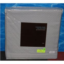 NEW HUDSON PARK COLLECTION GEO DIAMOND BLANKET