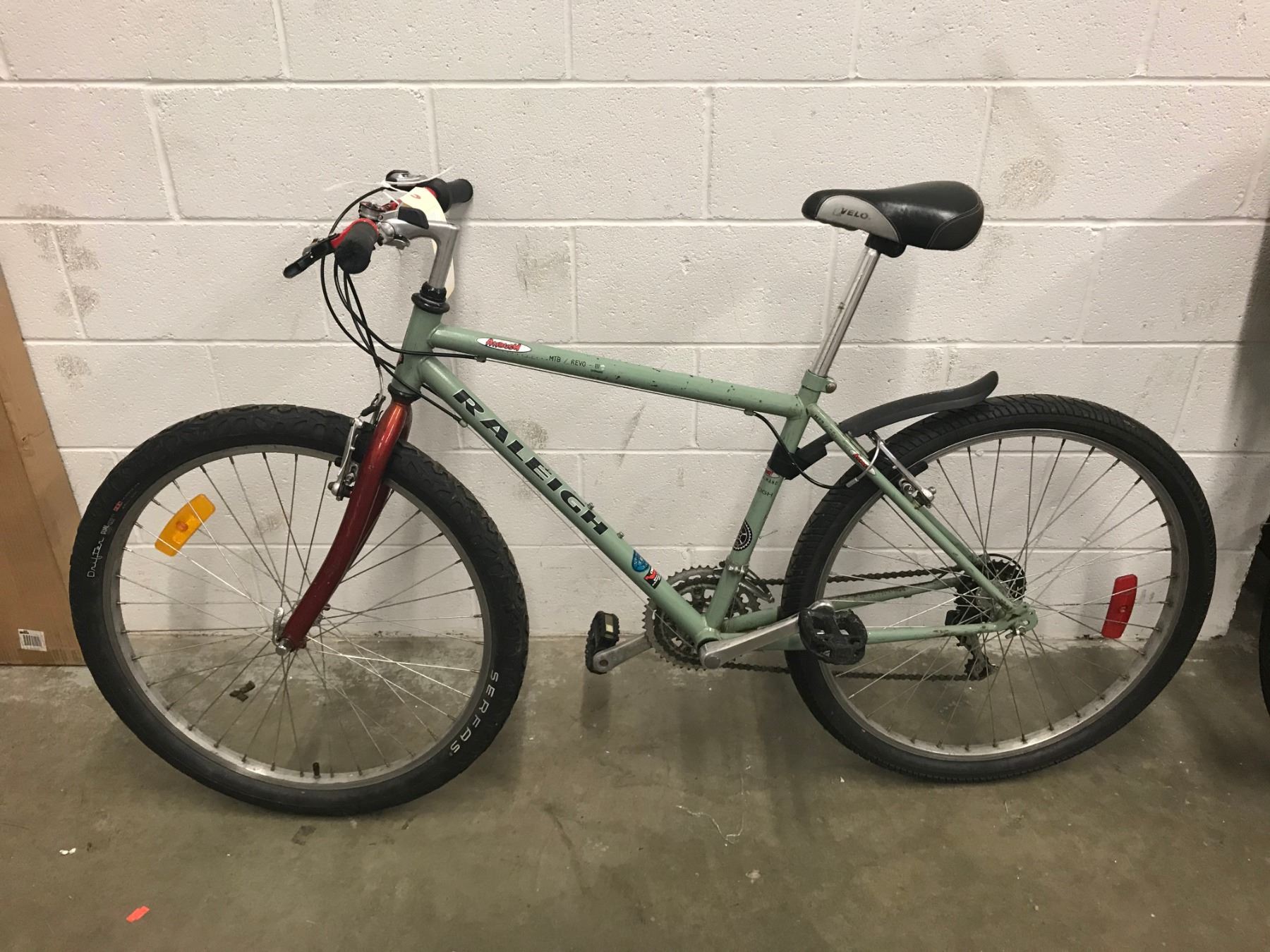 Green Raleigh Bike GREEN RALEIGH MOUNTAIN BIKE - Able Auctions