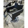 Image 2 : LEATHER & CHROME HYDRAULIC BARBER'S CHAIR