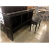 Image 1 : 5 ASSORTED PIECES OF FURNITURE