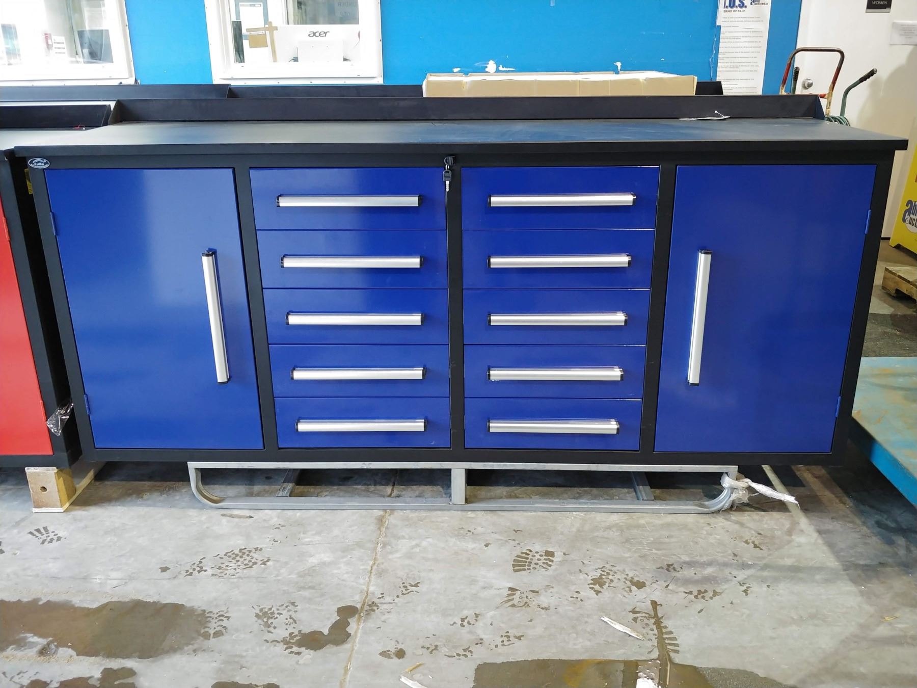 Workbench base cabinets Clearance