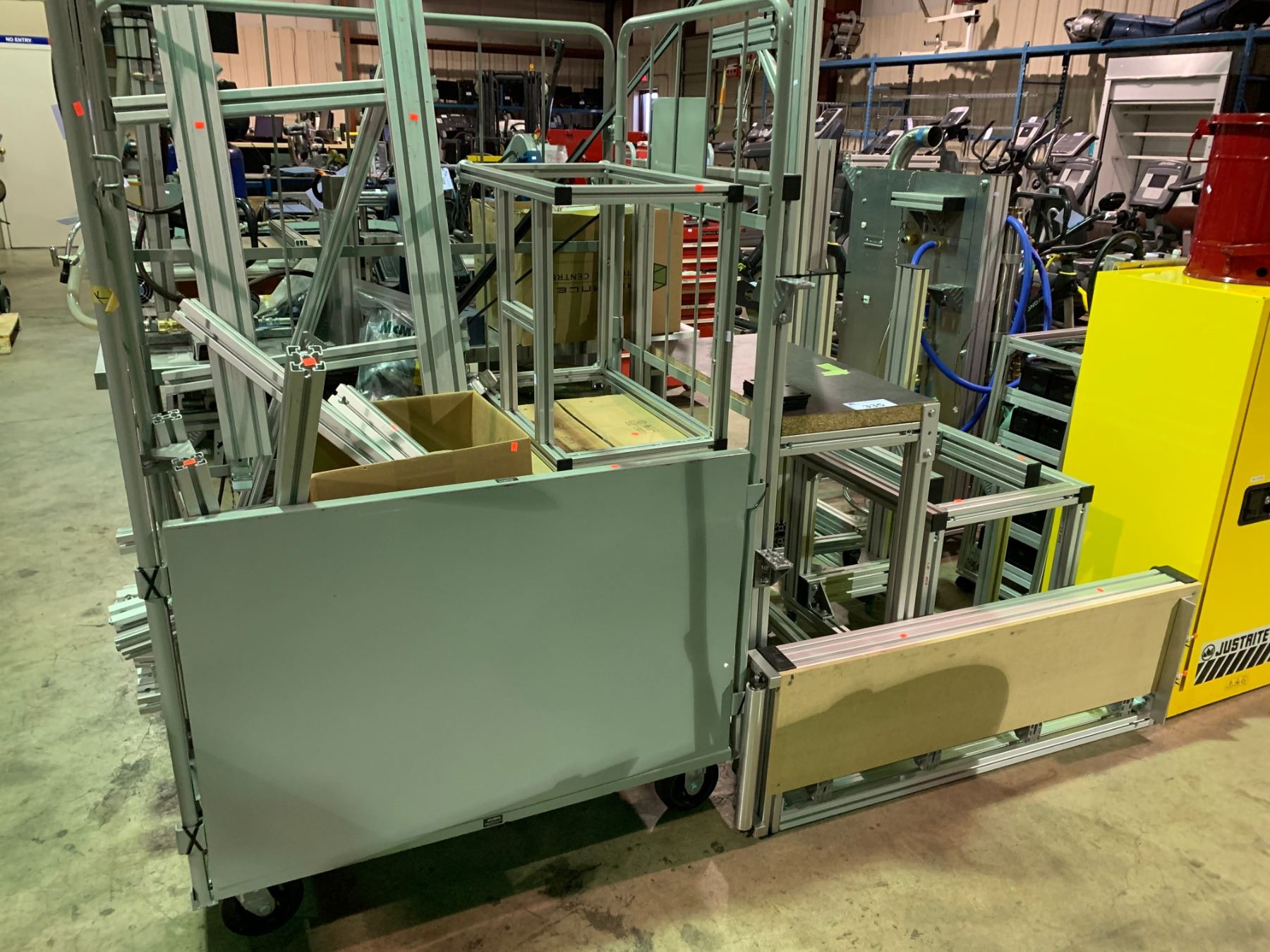 Mobile Workstation Racking LOT OF MOBILE WORK STATION & RACKING