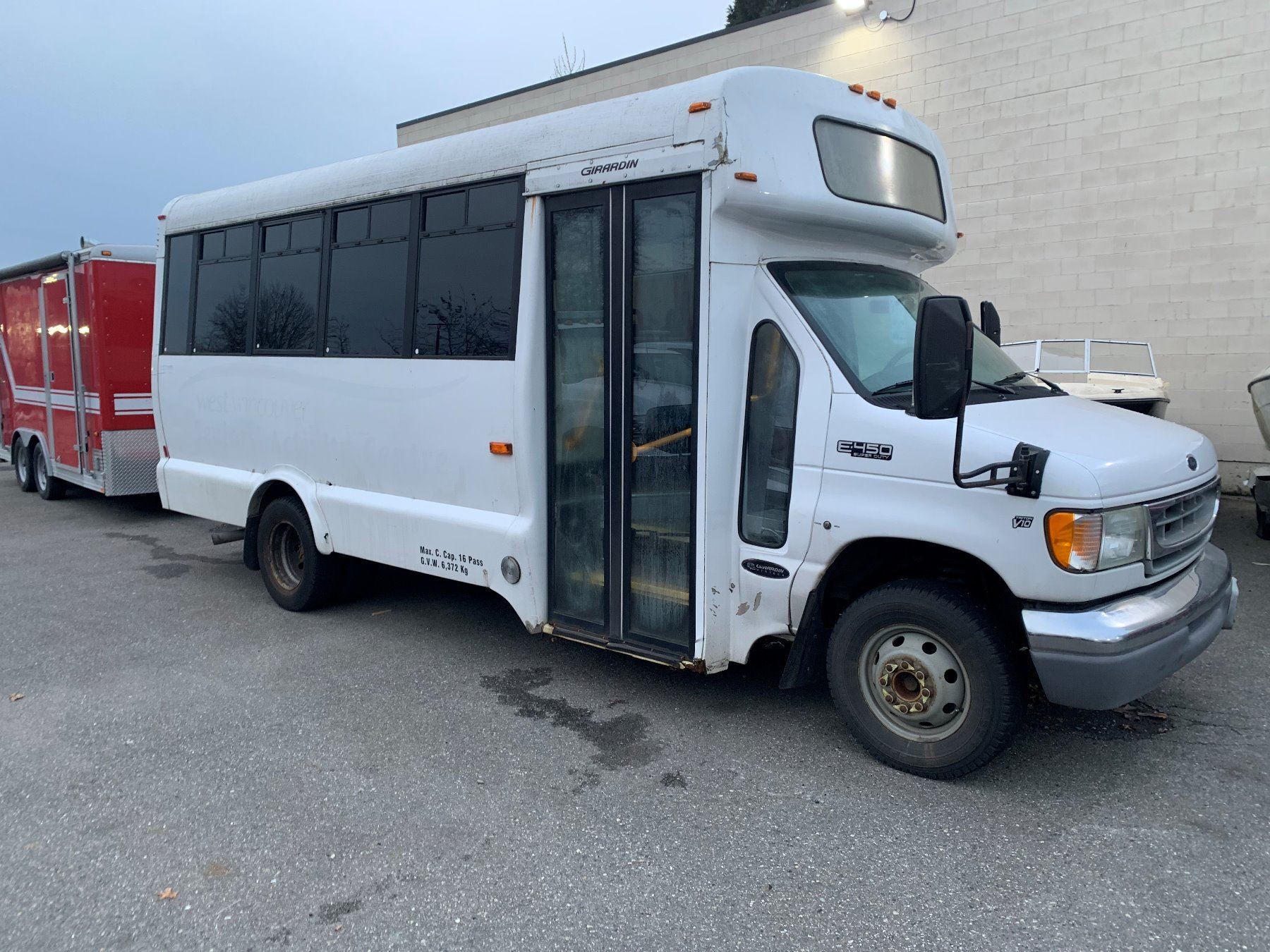 2002 FORD E 450 SUPER DUTY BUS WHITE VIN 1FDXE45S72HA09568 2002-ford-e-450-super-duty-bus-white-vin-1fdxe45s72ha09568