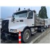 Image 3 : 2005 VOLVO VHD64, DUMP TRUCK, WHITE, VIN # 4V5KC9GH65N391987