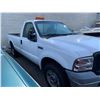 Image 2 : 2006 FORD F-250 2DR PU, WHITE, GAS, AUTOMATIC, VIN # 1FTNF20556ED25895, 182,337KMS, RD,TW,AC, *NOT