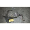 Image 2 : APEX Code 749, 6" Precision Tilting & Swiveling Milling Vice