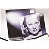 Image 2 : Boxed Monte Blanc Special edition "Marlene Dietrich" ballpoint pen decorated with mother-of-pearl in